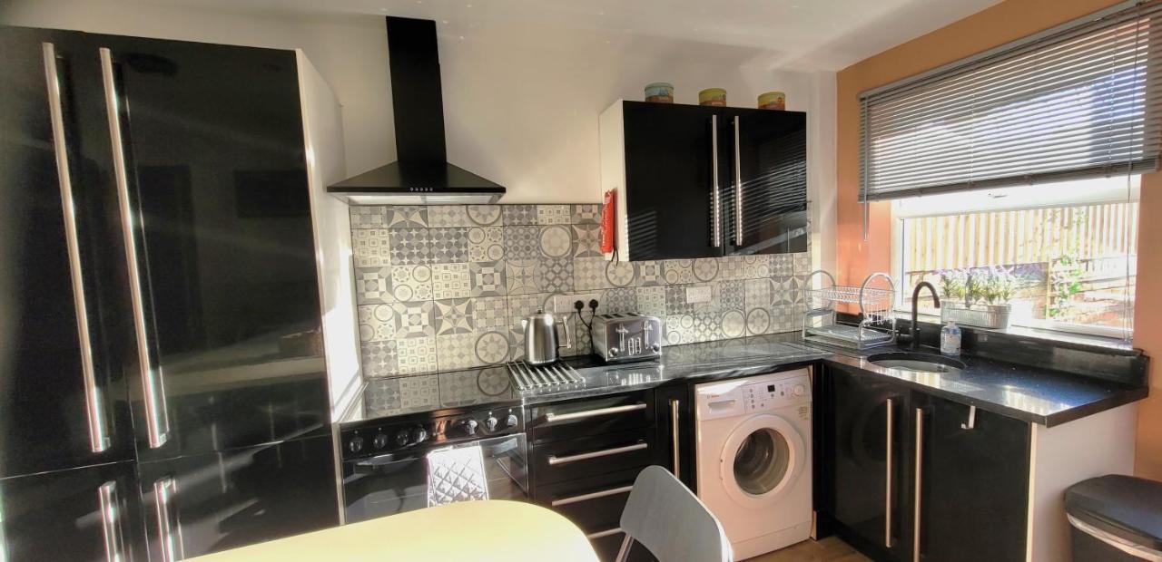 Casa de Férias Sutherland St - 2 Bed With Free Parking